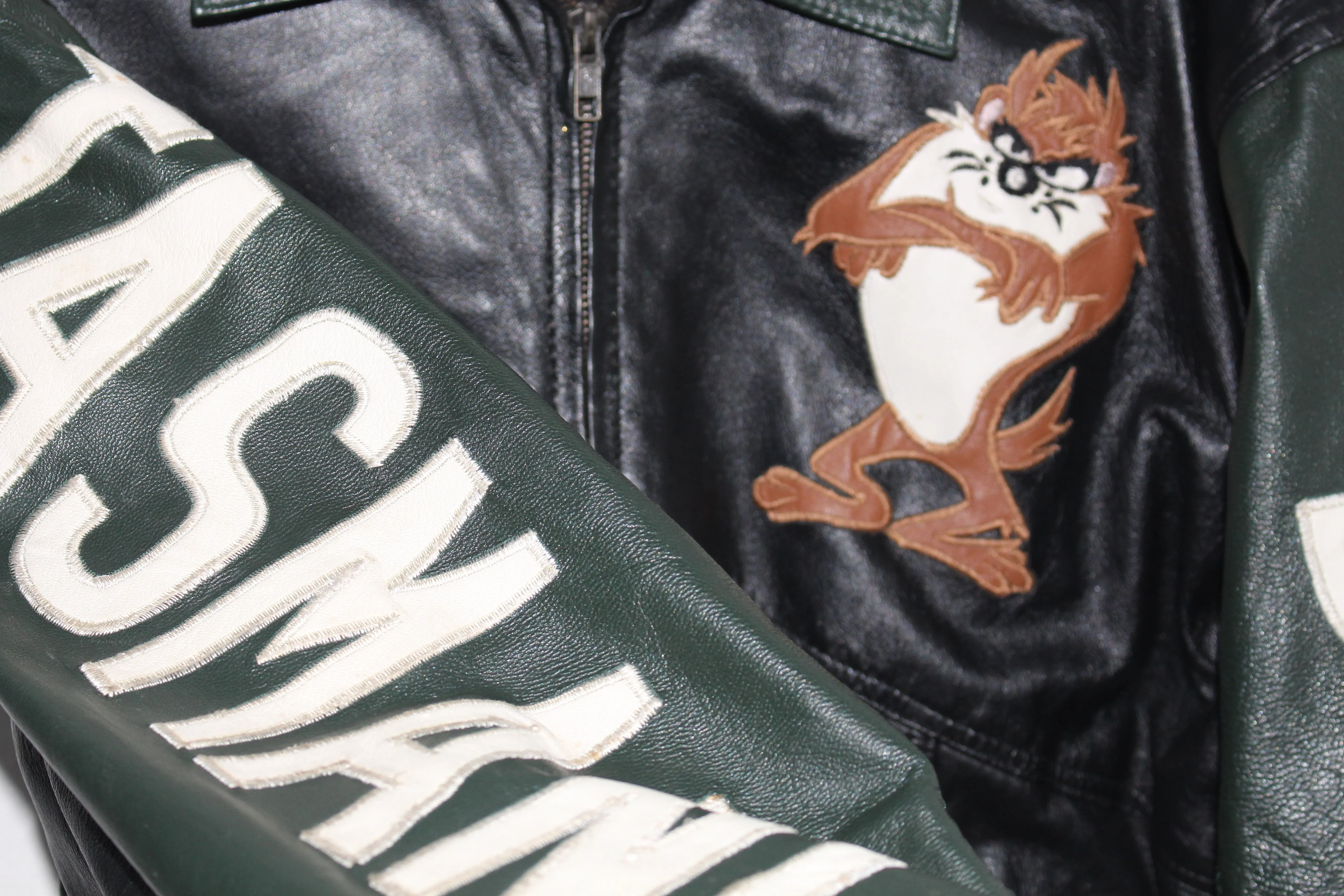 Rare Tasmanian Devil Looney Tunes Leather Jacket (S)